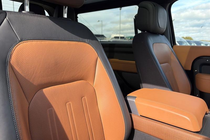 Used Land Rover Defender 90 2023 for sale - 78166360: Photo 17