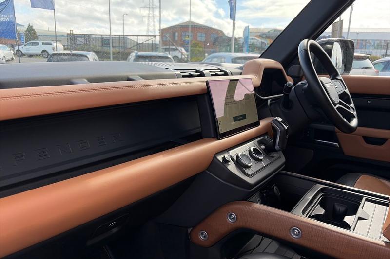 Used Land Rover Defender 90 2023 for sale - 78166360: Photo 18