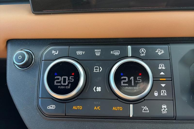 Used Land Rover Defender 90 2023 for sale - 78166360: Photo 27