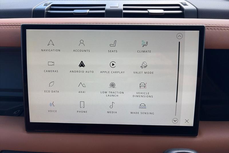 Used Land Rover Defender 90 2023 for sale - 78166360: Photo 32