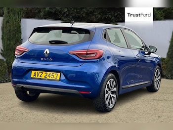 Used Renault Clio 2022 for sale - 76653365: Photo