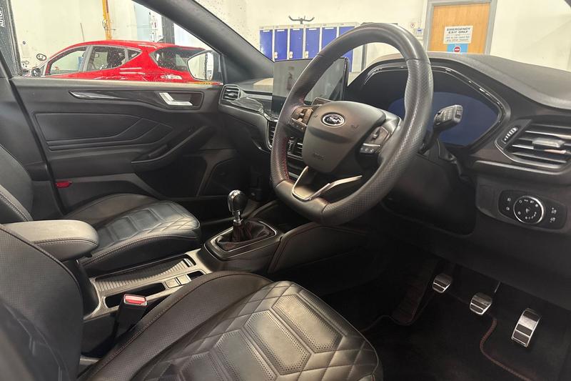 Used Ford Focus 2023 for sale - 76412187: Photo 17