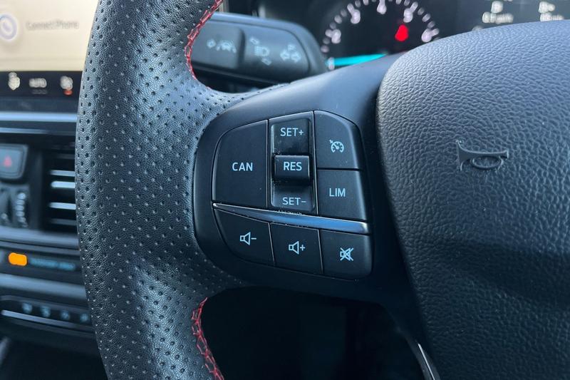 Used Ford Focus 2023 for sale - 76782320: Photo 23