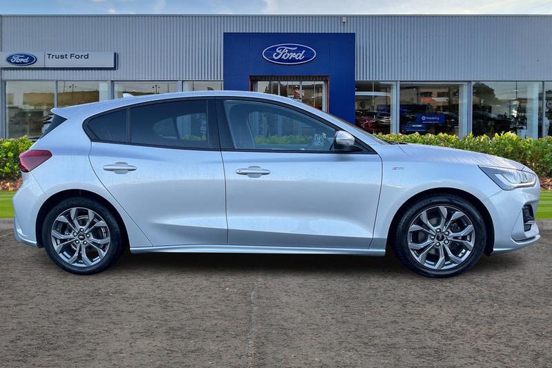 Used Ford Focus 2023 for sale - 76782320: Photo 3