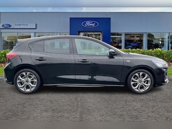 Used Ford Focus 2022 for sale - 77442009: Photo