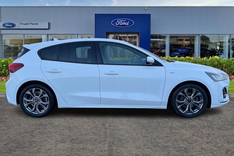 Used Ford Focus 2023 for sale - 76797061: Photo 3