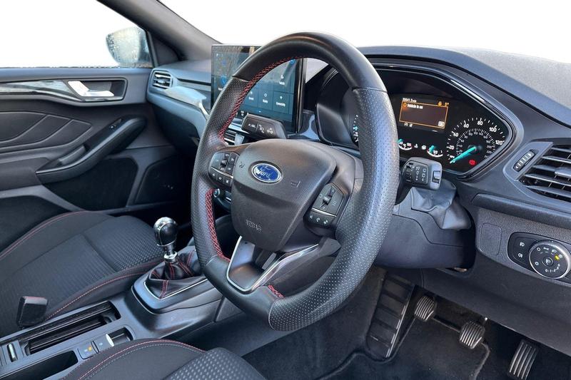 Used Ford Focus 2023 for sale - 76797061: Photo 9