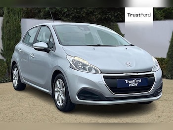 Used Peugeot 208 2015 for sale - 79102519: Photo