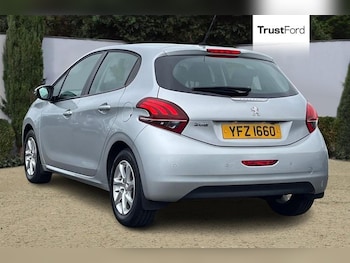 Used Peugeot 208 2015 for sale - 79102519: Photo