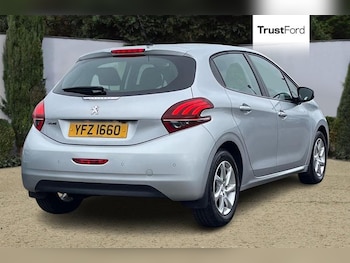Used Peugeot 208 2015 for sale - 79102519: Photo
