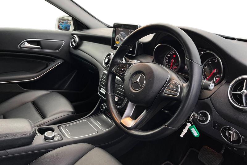 Used Mercedes-Benz GLA 2018 for sale - 77659781: Photo 9