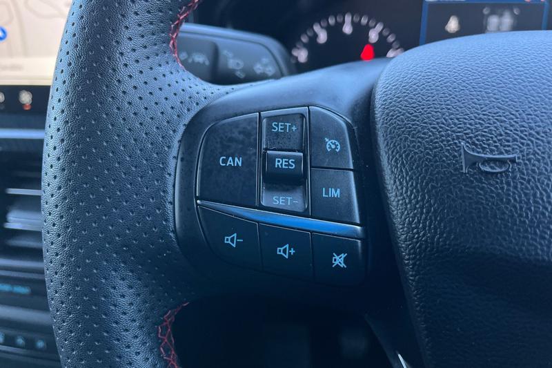 Used Ford Focus 2023 for sale - 76960848: Photo 32