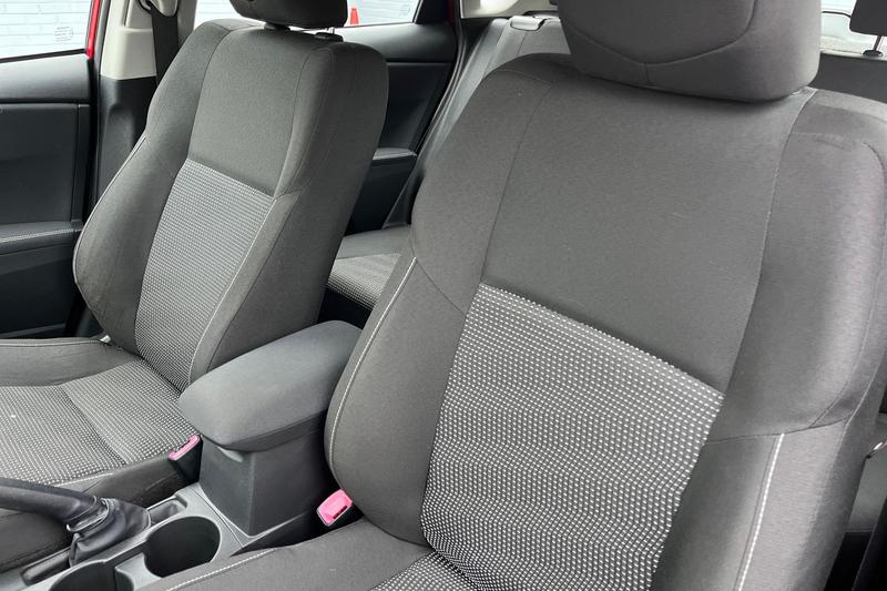 Used Toyota Auris 2015 for sale - 76782307: Photo 19