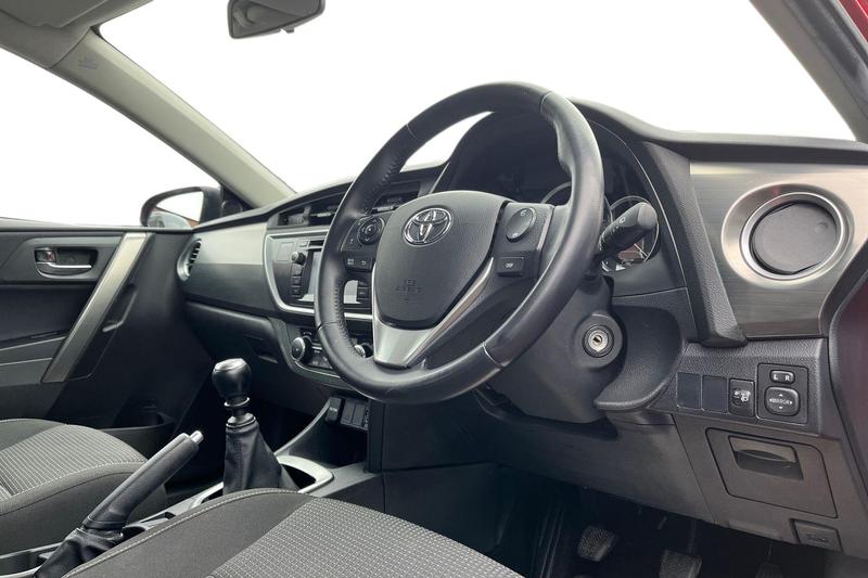 Used Toyota Auris 2015 for sale - 76782307: Photo 9