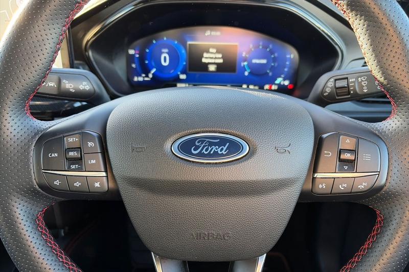 Used Ford Focus 2023 for sale - 76641072: Photo 12