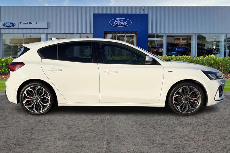 Used Ford Focus 2023 for sale - 76641072: Photo 3