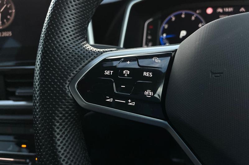 Used Volkswagen T-Roc 2022 for sale - 76862525: Photo 24