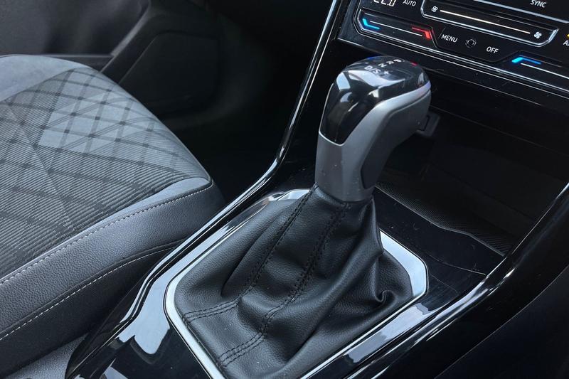 Used Volkswagen T-Roc 2022 for sale - 76862525: Photo 26