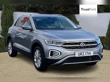 Used Volkswagen T-Roc 2022 for sale - 77675546: Photo