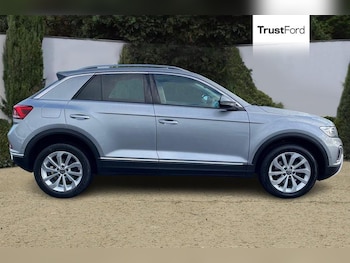 Used Volkswagen T-Roc 2022 for sale - 77675546: Photo