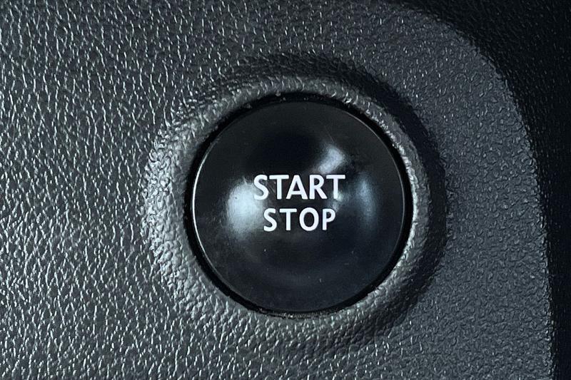 Used Renault Captur 2017 for sale - 77951260: Photo 29