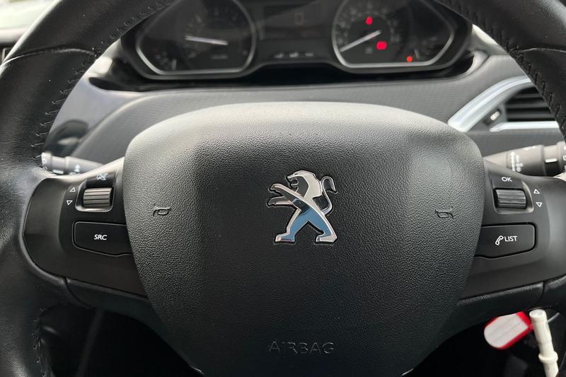 Used Peugeot 2008 2017 for sale - 76184375: Photo 12