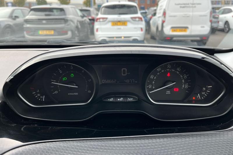 Used Peugeot 2008 2017 for sale - 76184375: Photo 13