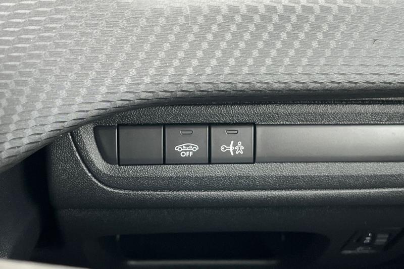 Used Peugeot 2008 2017 for sale - 76184375: Photo 23