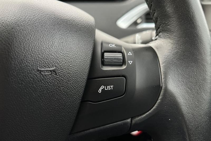 Used Peugeot 2008 2017 for sale - 76184375: Photo 24