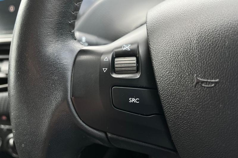 Used Peugeot 2008 2017 for sale - 76184375: Photo 25
