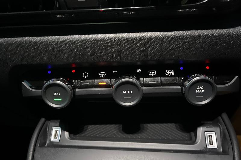 Used Citroen C4 2022 for sale - 76908702: Photo 23