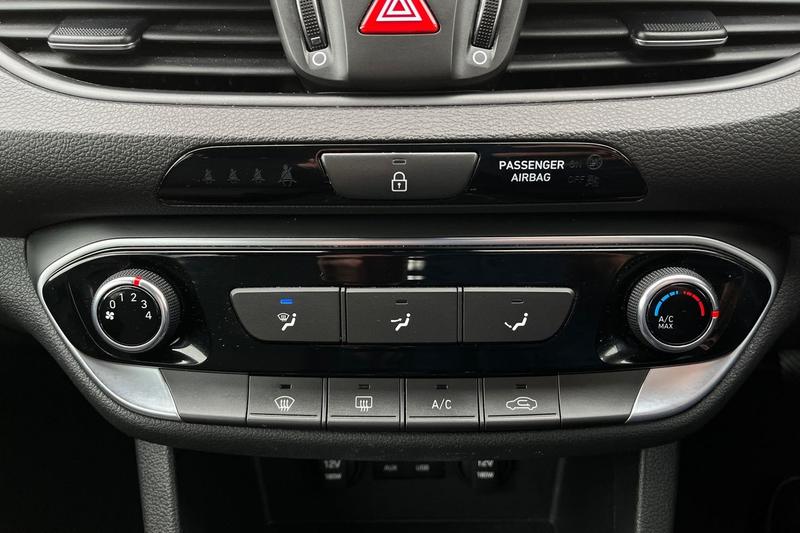 Used Hyundai i30 2017 for sale - 76382079: Photo 25