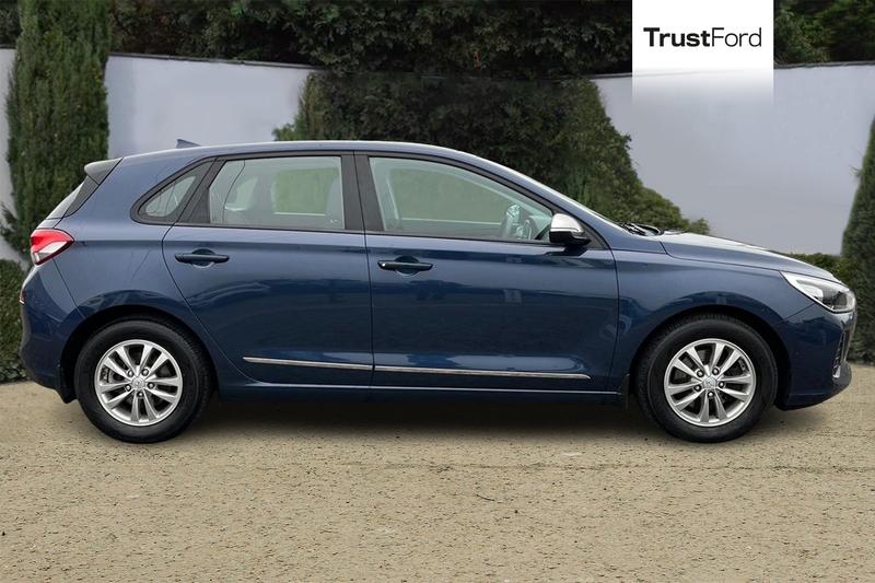 Used Hyundai i30 2017 for sale - 76382079: Photo 3