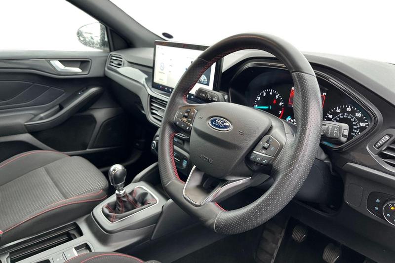 Used Ford Focus 2022 for sale - 76710132: Photo 9