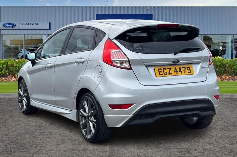 Used Ford Fiesta 2017 for sale - 76190540: Photo 2