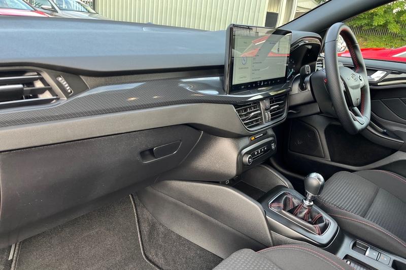 Used Ford Focus 2023 for sale - 76117468: Photo 18