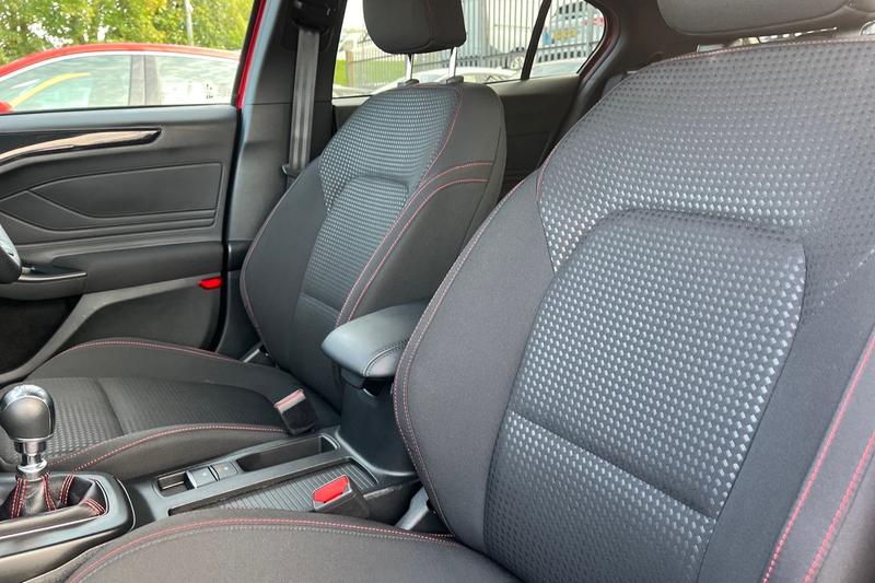 Used Ford Focus 2023 for sale - 76117468: Photo 19