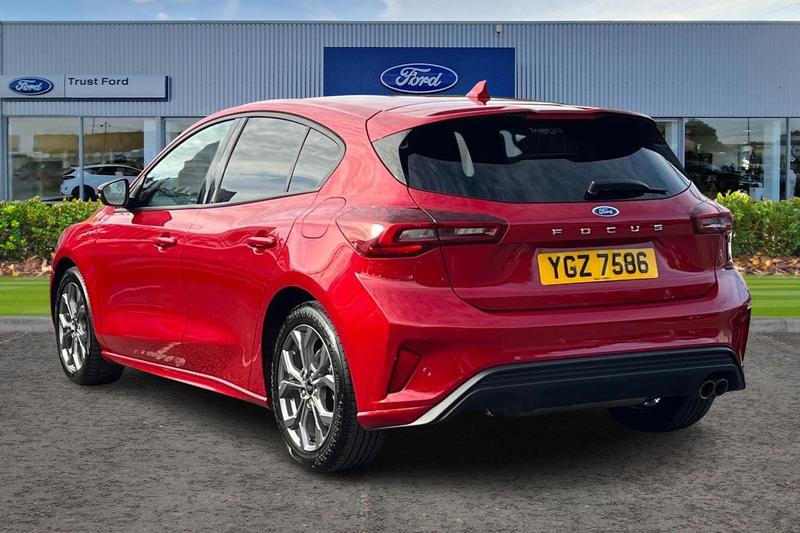 Used Ford Focus 2023 for sale - 76117468: Photo 2