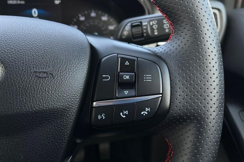 Used Ford Focus 2023 for sale - 76117468: Photo 24