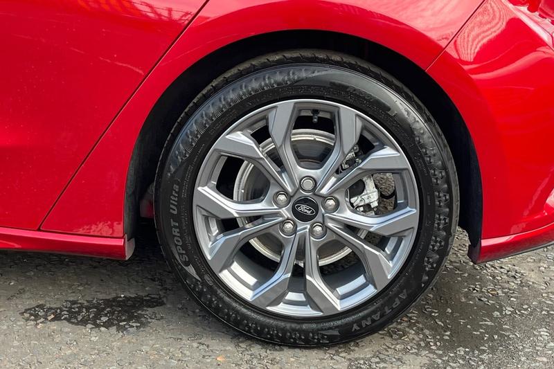 Used Ford Focus 2023 for sale - 76117468: Photo 8