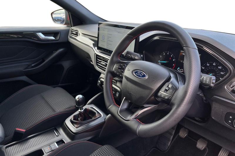 Used Ford Focus 2023 for sale - 76117468: Photo 9