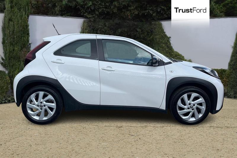 Used Toyota Aygo X 2023 for sale - 76545353: Photo 3