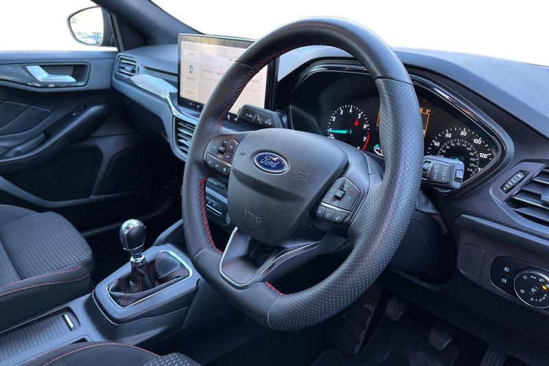 Used Ford Focus 2023 for sale - 77088140: Photo 9