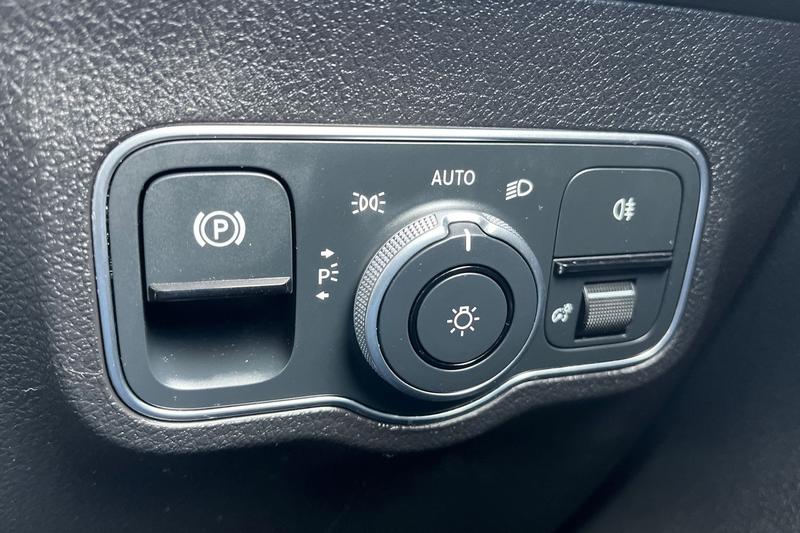 Used Mercedes-Benz GLB for sale - 77746923: Photo 25