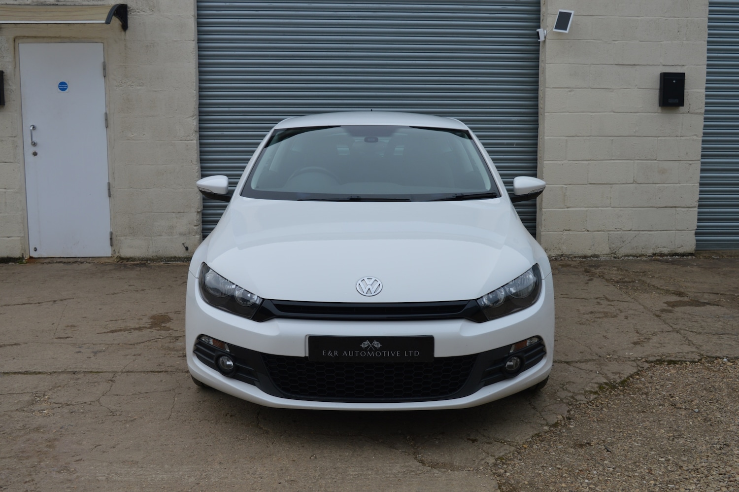 Used Volkswagen Scirocco 2011 for sale - 77981652: Photo 2