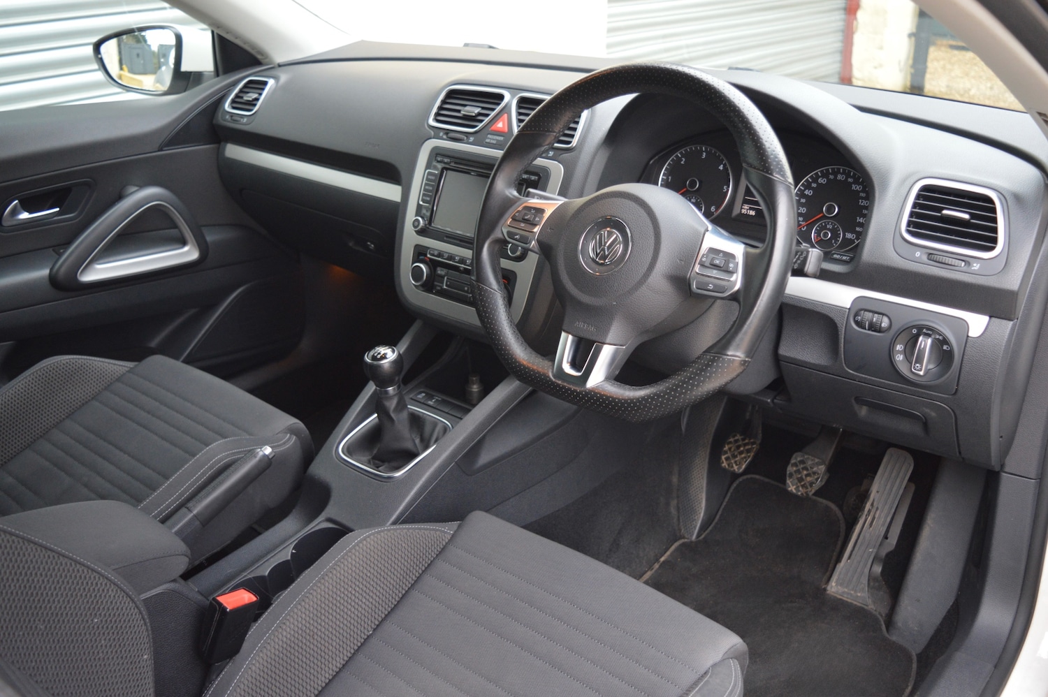 Used Volkswagen Scirocco 2011 for sale - 77981652: Photo 9