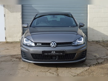 Used Volkswagen Golf 2015 for sale - 77584275: Photo