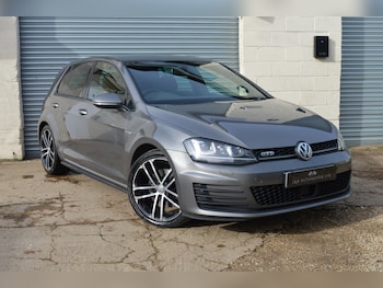 Used Volkswagen Golf 2015 for sale - 77584275: Photo