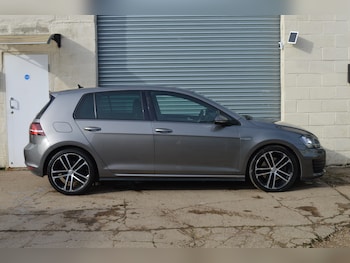 Used Volkswagen Golf 2015 for sale - 77584275: Photo