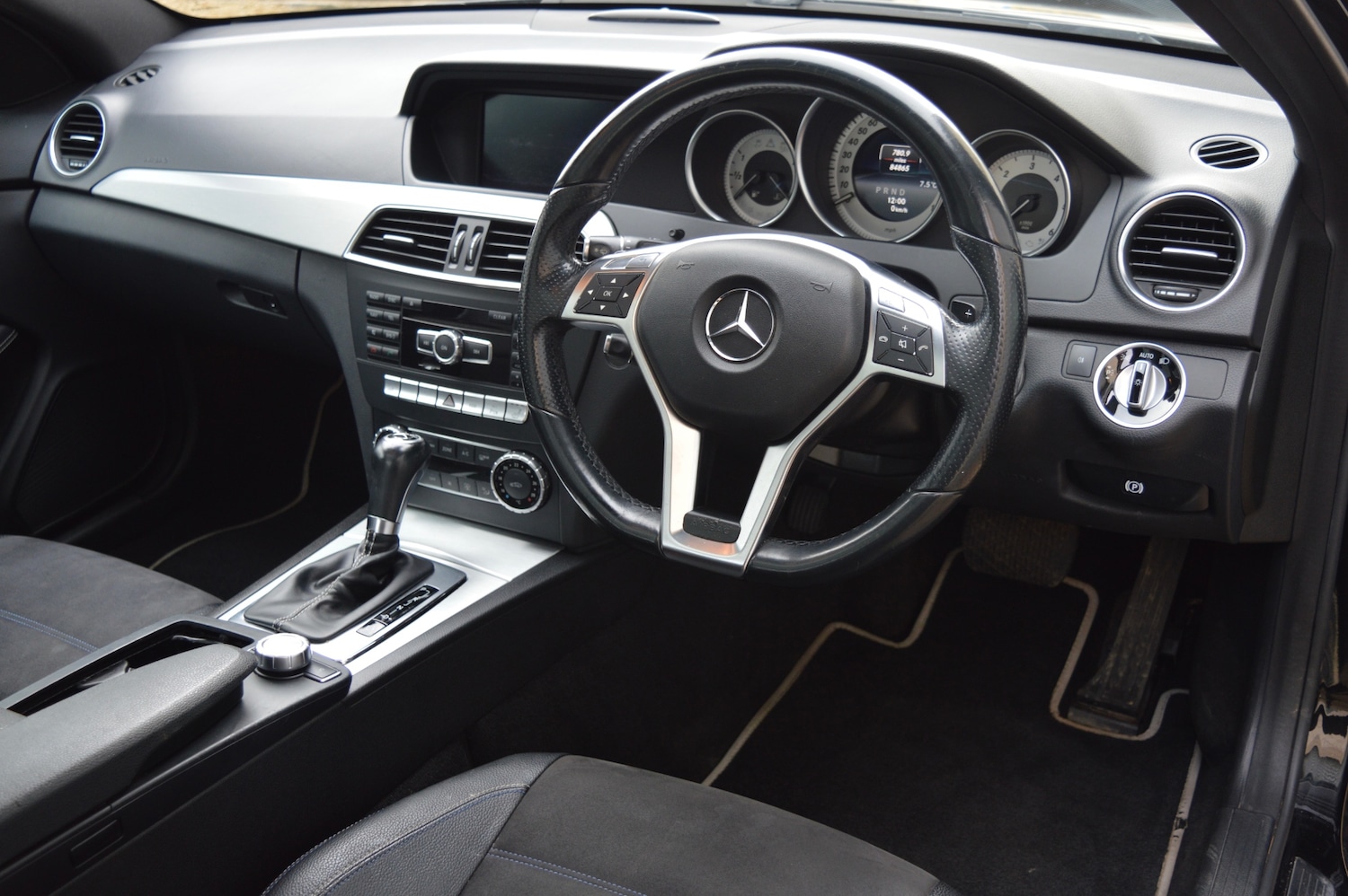 Used Mercedes-Benz C Class 2014 for sale - 76613652: Photo 11